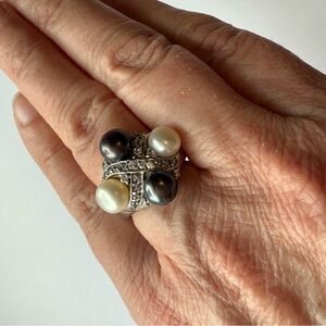 Elegant 10k white gold and Pearl Ring - Size 7